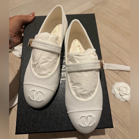 Chanel white cloth ballet flats cruise 2024. Size 36 - Picture 8 of 10